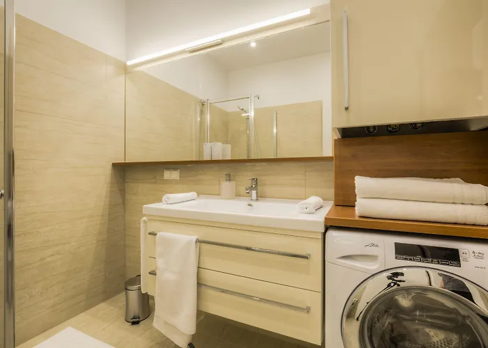 Grand Apartment *