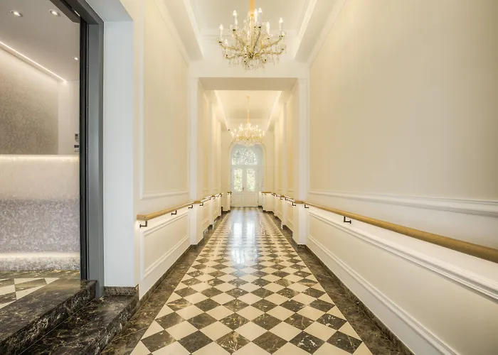Grand Apartment