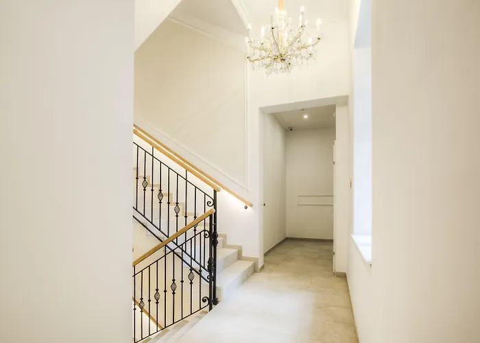 Grand Apartment *