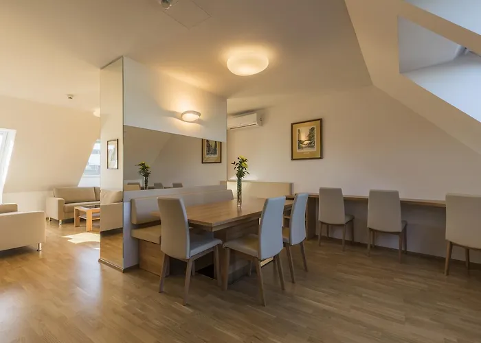 Grand Apartment *